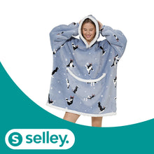 Lade das Bild in den Galerie-Viewer, Oversized Hoodie Decke mit Cartoon Designs | Die Kuscheldecke mit Ärmeln
